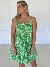 Load image into Gallery viewer, Green Ivy Mini
