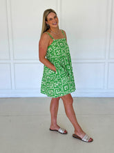 Load image into Gallery viewer, Green Ivy Mini
